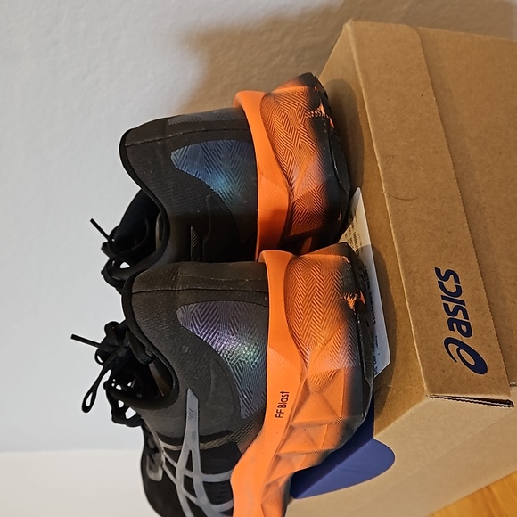 Novablast Asics Running Shoes NWOT - Picture 4 of 15